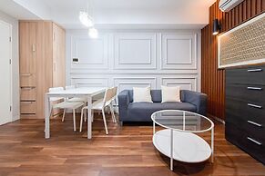 Modern Neutral 2Br At The Ayoma Apartment
