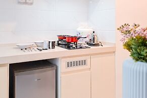 Studio Near Mall At Sky House Bsd Apartment
