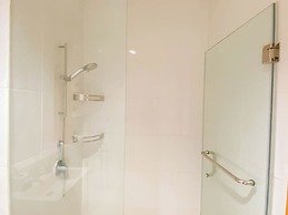 Warm Contemporary 2Br Apartment At Samara Suites