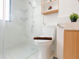 Warm Contemporary 2Br Apartment At Samara Suites