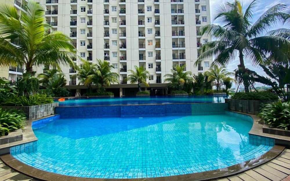 Cozy Bloom Studio Apartment Cinere Resort
