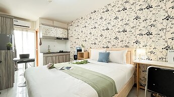 Cozy Bloom Studio Apartment Cinere Resort