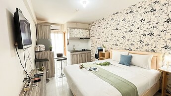 Cozy Bloom Studio Apartment Cinere Resort