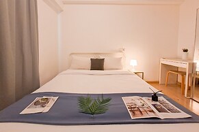 Cozy And Pool View 2Br At Sky House Bsd Apartment