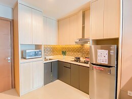 Modern And Spacious 2Br Apartment Green Bay Condominium