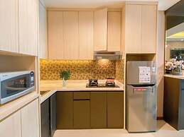 Modern And Spacious 2Br Apartment Green Bay Condominium