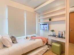 Modern And Spacious 2Br Apartment Green Bay Condominium