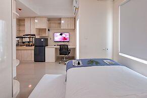 Bright Studio Room Apartment At B Residence