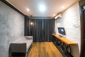 Industrial Look 2Br At Gateway Pasteur Apartment