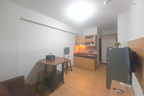 Basic Wood 2Br Apartment At Gateway Ahmad Yani Cicadas