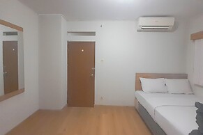 Basic Wood 2Br Apartment At Gateway Ahmad Yani Cicadas
