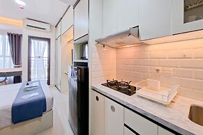 Modern Monochromatic Studio At Transpark Bintaro Apartment