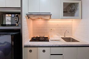 Modern Monochromatic Studio At Transpark Bintaro Apartment