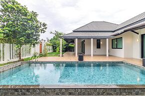3BR Pool Villa Bathtub Near Beach V243