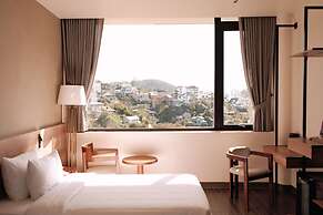 La Yen Retreat