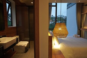 La Yen Retreat