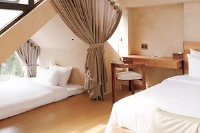 La Yen Retreat