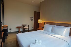 La Yen Retreat