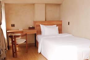 La Yen Retreat