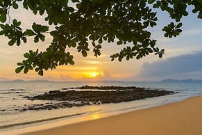 Srisuksan Klong Muang Beach