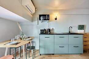 Charming Studio Center of Paris With AC