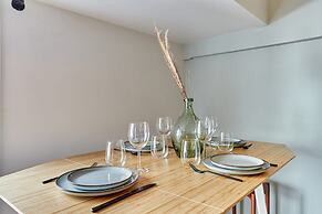 Charming Studio Center of Paris With AC