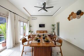 Alinko Villa - 2BR Villa in Seminyak