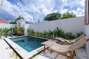 Alinko Villa - 2BR Villa in Seminyak