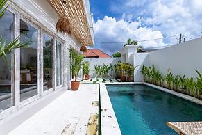 Alinko Villa - 2BR Villa in Seminyak