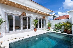 Alinko Villa - 2BR Villa in Seminyak