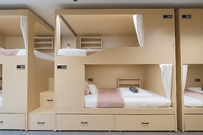 CoZzzee Hostel