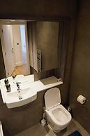1 Bed Apartment- Sleeps 2, Parking, Pets Allowed