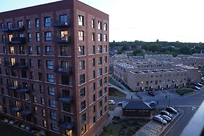 1 Bed Apartment- Sleeps 2, Parking, Pets Allowed