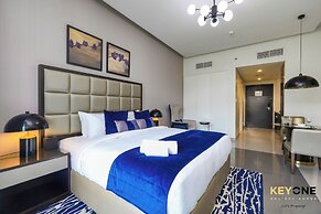 Majestine Stylish Studio with Canal View
