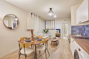 Apartment Exposition Center