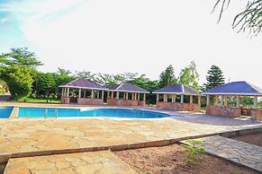 Loita Plains Hotel