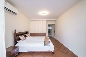 Book and Bed-Lujiabang