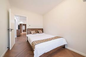 Book and Bed-Lujiabang