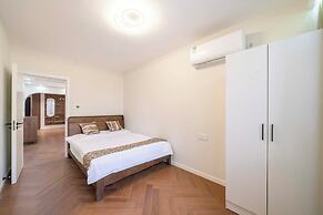 Book and Bed-Lujiabang
