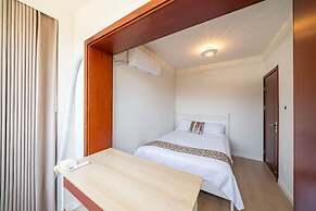 Book and Bed-Lujiabang