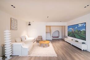 Book and Bed-Lujiabang