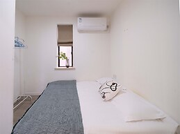 Book and Bed-Lujiabang