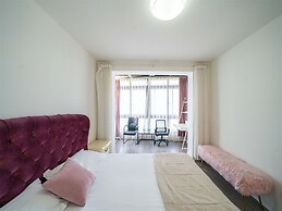 Book and Bed-Lujiabang