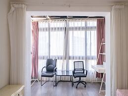 Book and Bed-Lujiabang
