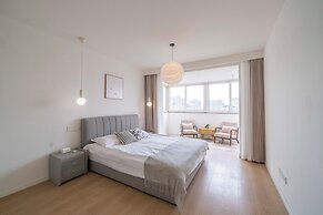 Book and Bed-Lujiabang