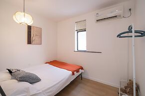 Book and Bed-Lujiabang