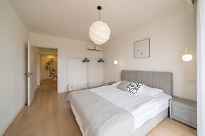 Book and Bed-Lujiabang