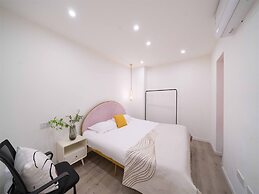 Book and Bed-Lujiabang