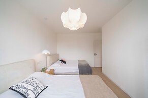 Book and Bed-Lujiabang
