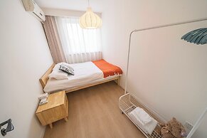 Book and Bed-Lujiabang